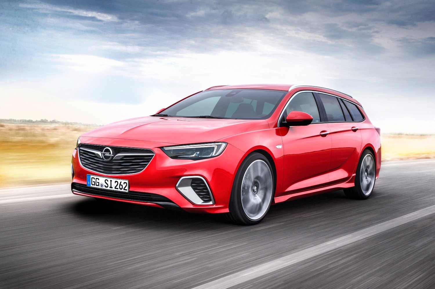 Sharp, powerful, Opel Insignia GSi Sports Tourer: The sporty, uncompromising station wagon