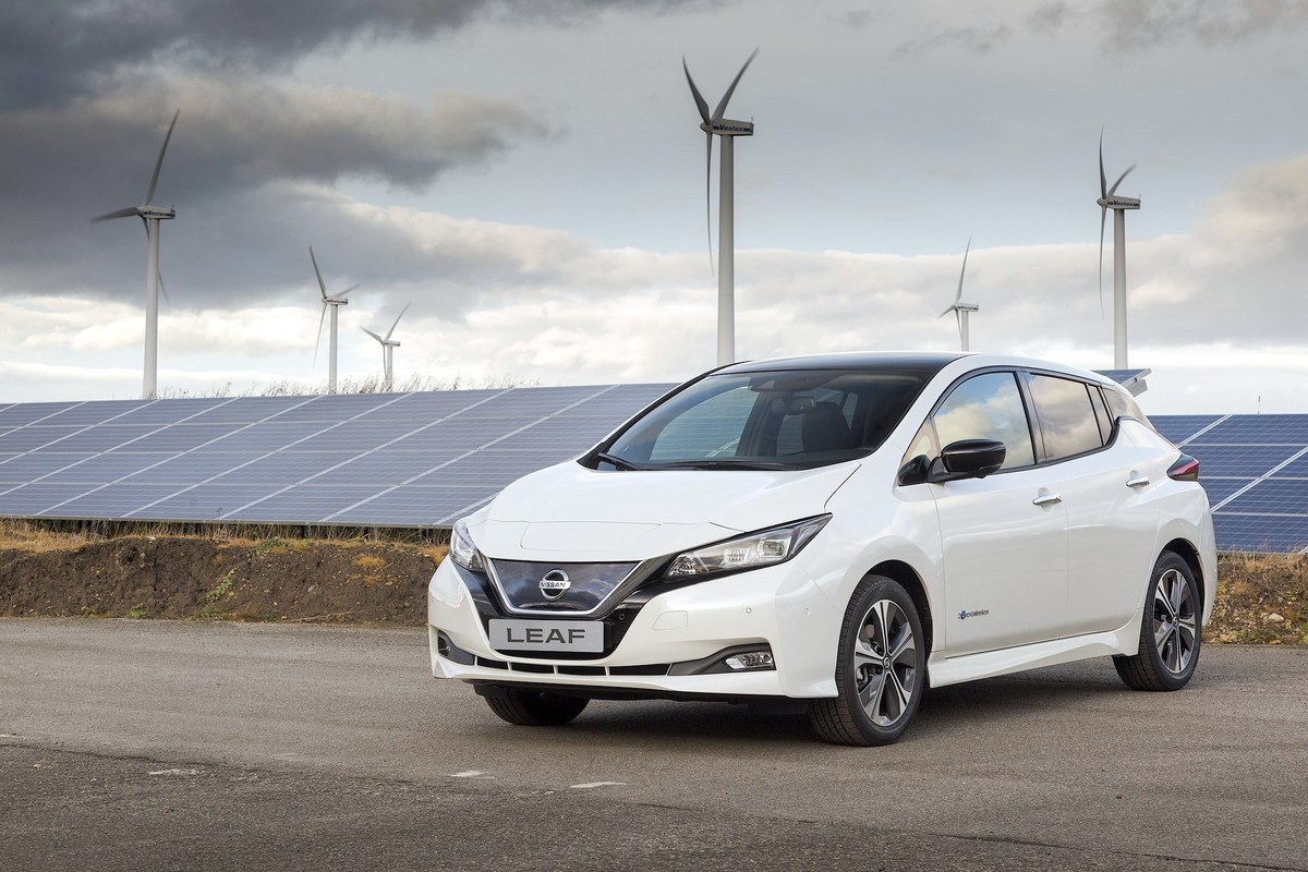Nissan LEAF named ‘Best Electric Car’ at 2018 What Car? Awards