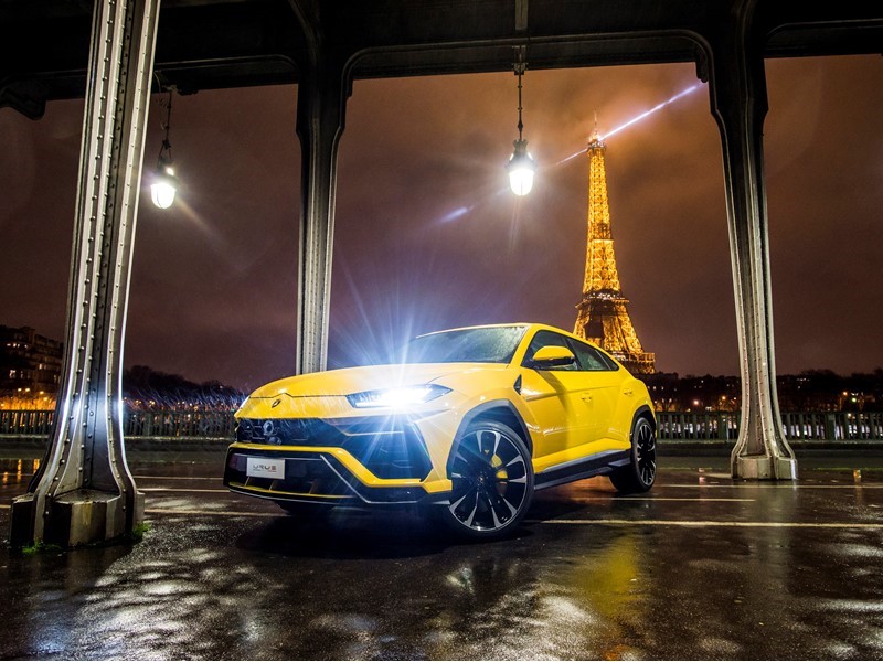 Lamborghini opens in Paris its 5th French Showroom and unveils the new Urus