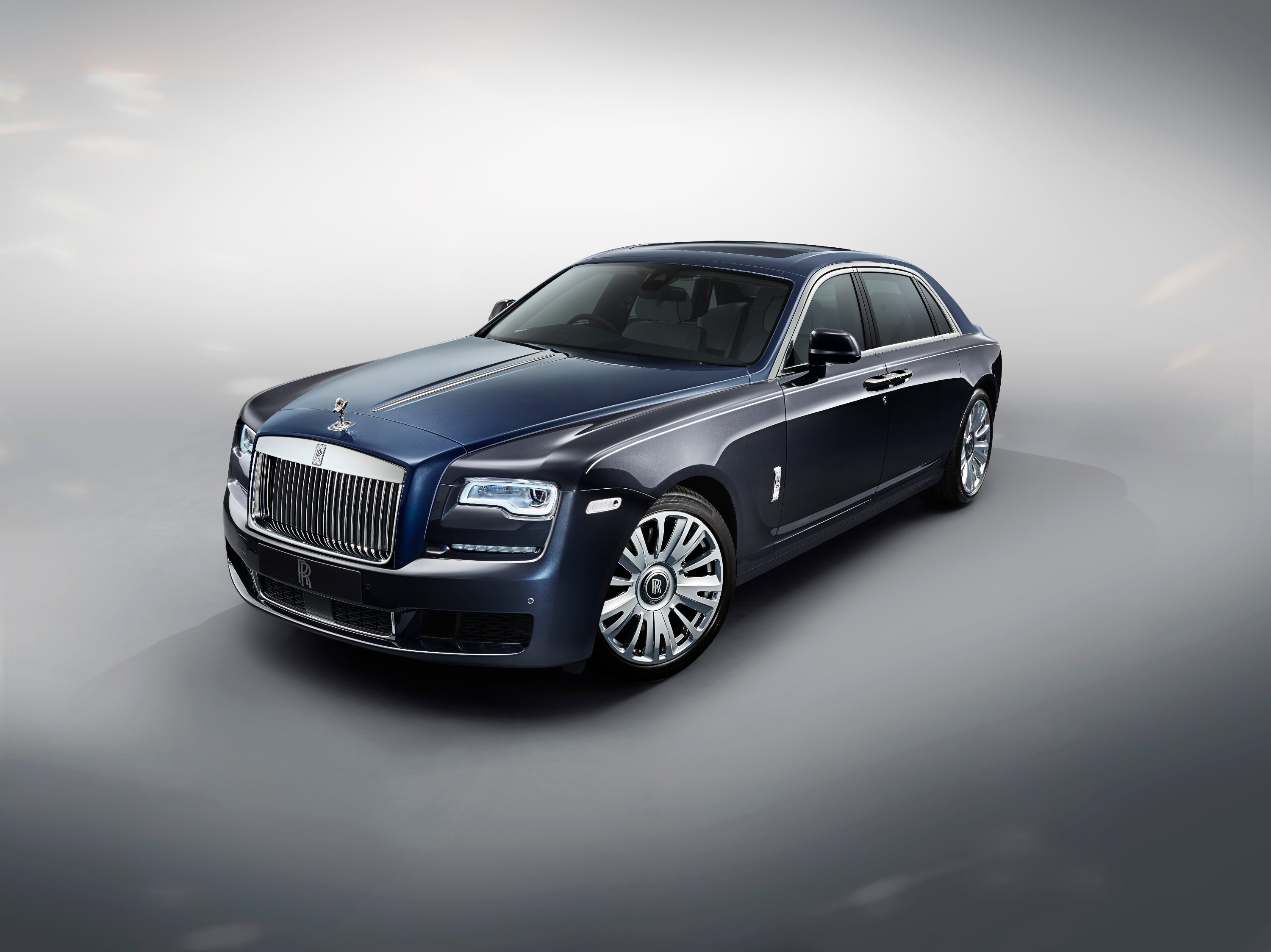 Rolls-royce Ghost Extended Wheelbase Awarded Best Super-luxury Car By What Car? Magazine